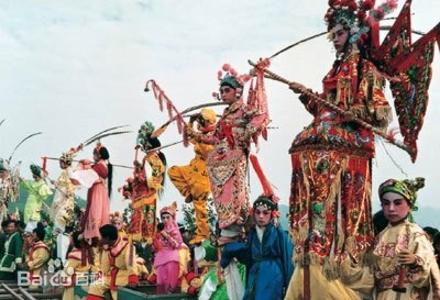 吳川飄色藝術是非物質文化遺產,清末，吳川黃坡的四鄉八村常常舉