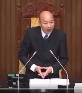 韓國瑜在立院開議第一天，又比出了共濟會手勢-韓國瑜訪台中花博