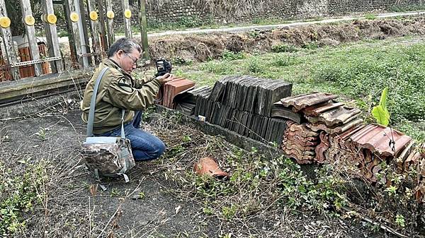 南投市牛運堀南投窯舊址發現「糖漏 」「圈座器」等製糖陶瓷器，