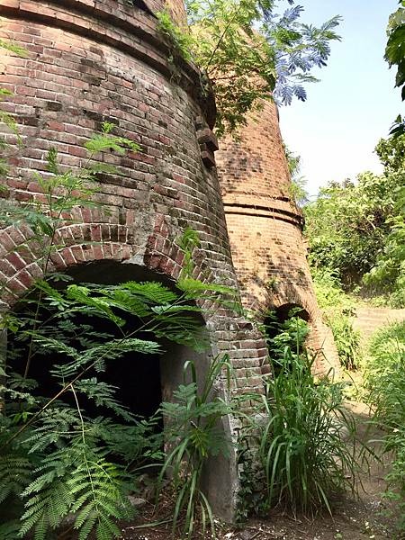 柴山 百年石灰窯-歷史建築/原淺野水泥台灣工場台灣第一個現代