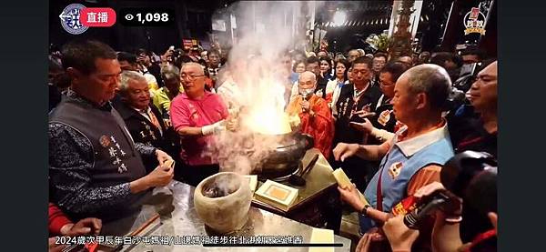 白沙屯媽祖前往北港朝天宮-10萬信眾擠爆！白沙屯媽祖婆徒步進