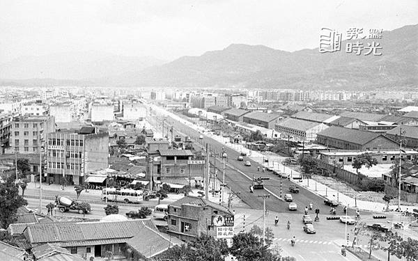 台北東區六十年前是一片稻田-台北市的忠孝東路四段，是大家公認