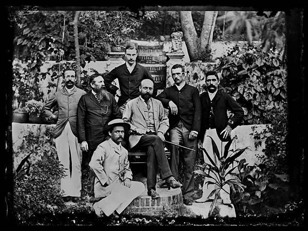 晚清台灣玻璃版原件是對台灣歷史影像收藏中最重要的珍品,全部都 晚清台灣玻璃版原件是對台灣歷史影像收藏中最重要的珍品,全部都