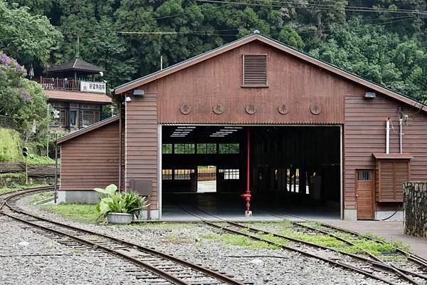 鹿林山莊/由阿里山攀登玉山，經塔塔加鞍部走到新高下駐在所（今