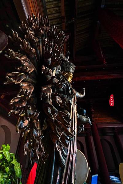 「三人智慧頂文殊」文殊菩薩像-頂結五髻是密教中文殊菩薩的特點