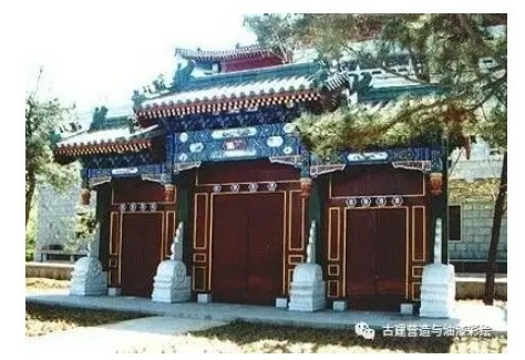 四合院/閨秀「大門不出,二門不邁」,二門就是指垂花門-垂花門