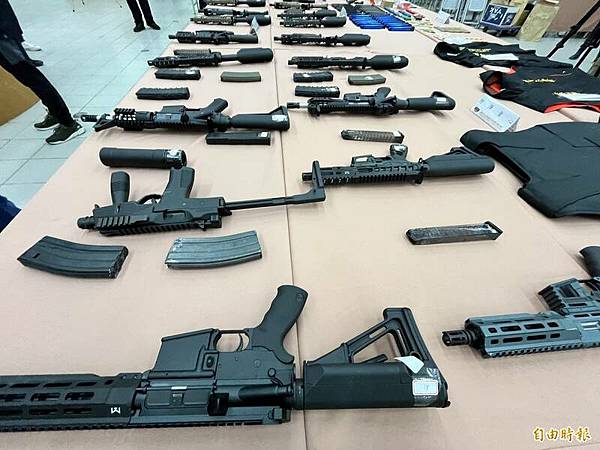 美國全國步槍協會-NRA支持美國人權法案的《憲法第二修正案》 美國全國步槍協會-NRA支持美國人權法案的《憲法第二修正案》