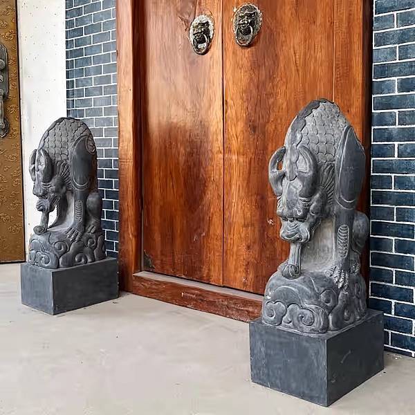 石雕吸水獸有兩個意義:一、為吉祥之瑞獸;二、為仁慈之瑞獸。瑞 石雕吸水獸有兩個意義:一、為吉祥之瑞獸;二、為仁慈之瑞獸。瑞