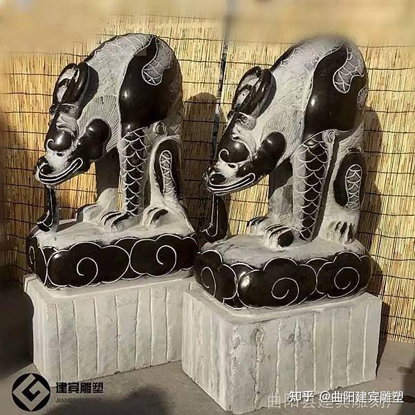 石雕吸水獸有兩個意義:一、為吉祥之瑞獸;二、為仁慈之瑞獸。瑞 石雕吸水獸有兩個意義:一、為吉祥之瑞獸;二、為仁慈之瑞獸。瑞