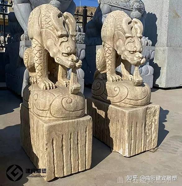 石雕吸水獸有兩個意義:一、為吉祥之瑞獸;二、為仁慈之瑞獸。瑞 石雕吸水獸有兩個意義:一、為吉祥之瑞獸;二、為仁慈之瑞獸。瑞