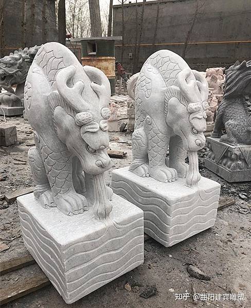 石雕吸水獸有兩個意義:一、為吉祥之瑞獸;二、為仁慈之瑞獸。瑞 石雕吸水獸有兩個意義:一、為吉祥之瑞獸;二、為仁慈之瑞獸。瑞