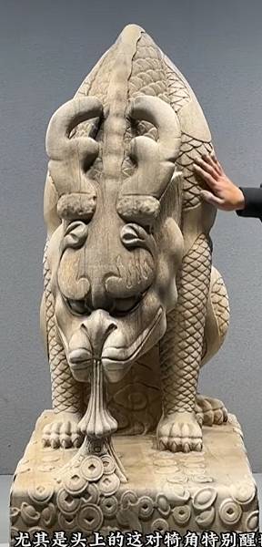 石雕吸水獸有兩個意義:一、為吉祥之瑞獸;二、為仁慈之瑞獸。瑞 石雕吸水獸有兩個意義:一、為吉祥之瑞獸;二、為仁慈之瑞獸。瑞