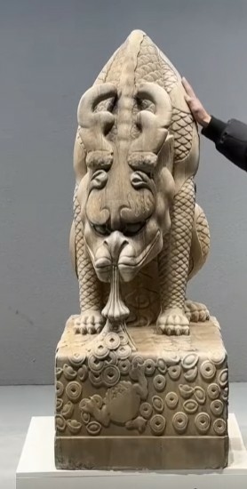 石雕吸水獸有兩個意義:一、為吉祥之瑞獸;二、為仁慈之瑞獸。瑞 石雕吸水獸有兩個意義:一、為吉祥之瑞獸;二、為仁慈之瑞獸。瑞