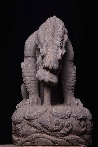 石雕吸水獸有兩個意義:一、為吉祥之瑞獸;二、為仁慈之瑞獸。瑞 石雕吸水獸有兩個意義:一、為吉祥之瑞獸;二、為仁慈之瑞獸。瑞