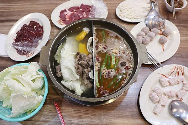 【懶人包】台南家庭聚餐精選餐廳。海鮮。中菜。日本料理。火鍋。 【懶人包】台南家庭聚餐精選餐廳。海鮮。中菜。日本料理。火鍋。