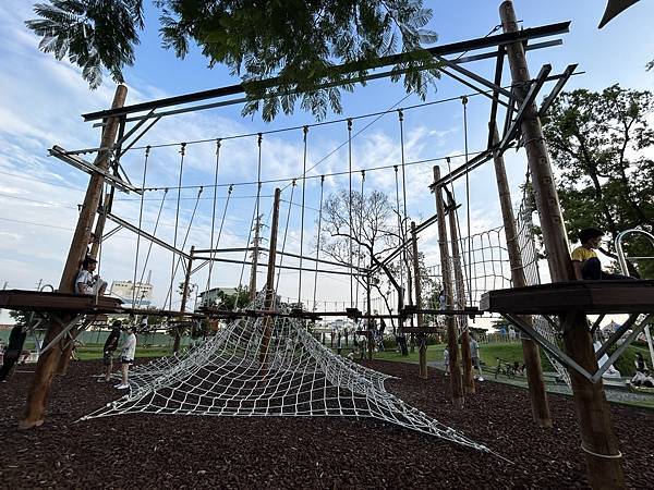 【屏東景點】屏東縣民公園～親子同遊免費景點，大人可以散步運動