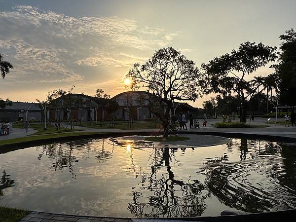 【屏東景點】屏東縣民公園～親子同遊免費景點，大人可以散步運動