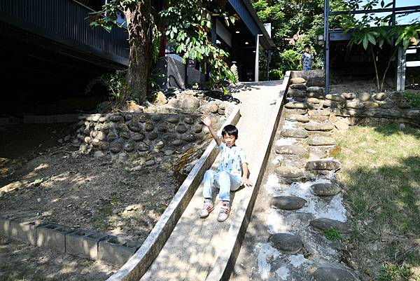 【台南楠西區】窯窯woody ～窯烤美食很好吃，有大草皮、滑