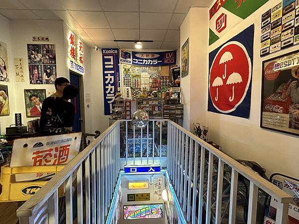 【台南中西區】衝極商店～好像時光倒轉的復古空間，重溫時代的眼