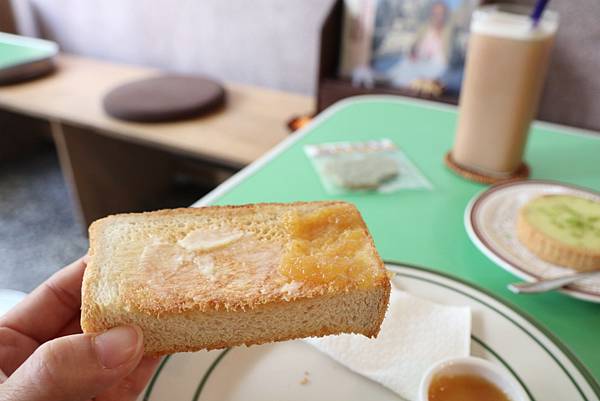 【台南中西區】吃貨製造所 Roar Factory～復古可愛的麵包‧早午餐‧甜點店。