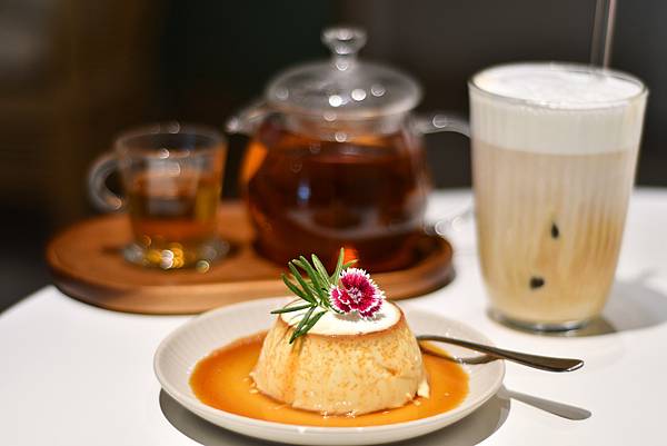 【台南中西區】本植咖啡～森林系花藝咖啡店，是女孩們的秘密花園