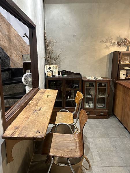 【台南中西區】海安路巷弄裡的咖哩專賣店，老宅的用餐氛圍很讚，