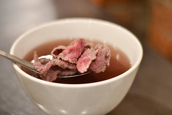 鴻牛溫體牛肉湯-民權店