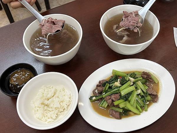 【台南佳里區】津旺牛肉湯～隨興找的牛肉湯店，水準一點都不輸市