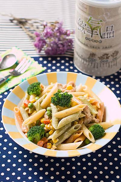 飲氧白醬雞肉義大利麵3