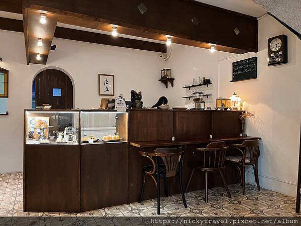 台中美食 ◎ 西區 - 陸丘 日式甜甜圈專門｜咖啡 / 喫茶