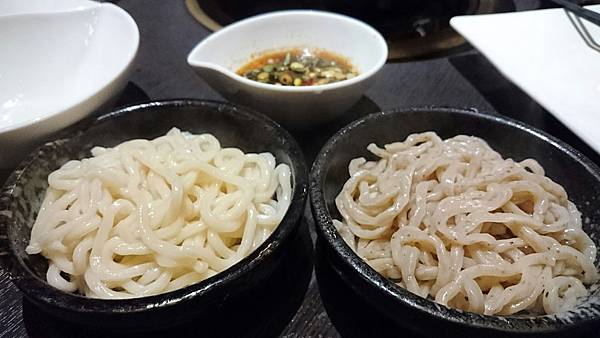 附餐選拉麵和蕎麥麵