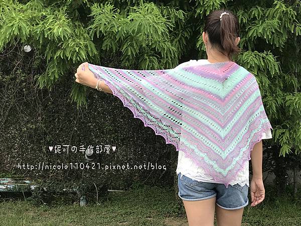 夏日的段染三角披肩-1