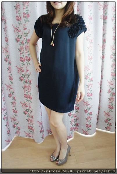 韓版深藍絲質洋裝售1280元