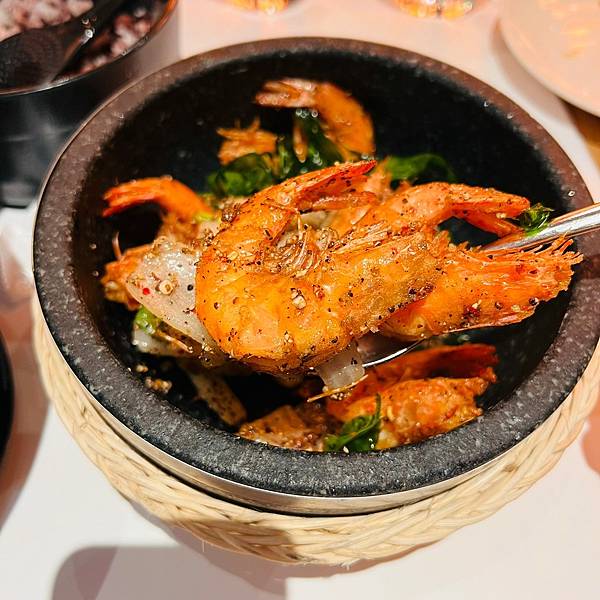 LINE_ALBUM_202211-1_221202_60 LINE_ALBUM_202211-1_221202_60