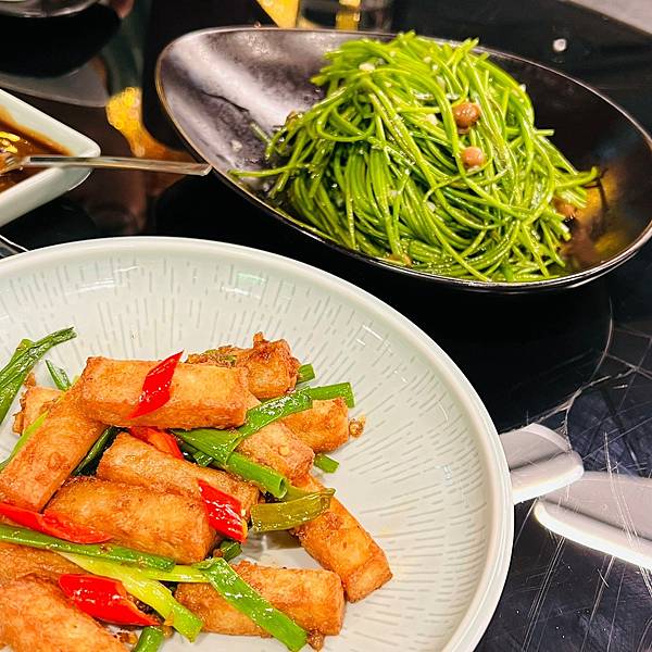 享鴨終於來高雄啦!! 享鴨烤鴨與中華料理 高雄裕誠店 享鴨終於來高雄啦!! 享鴨烤鴨與中華料理 高雄裕誠店