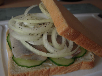 20090611_03_FishSandwich.jpg