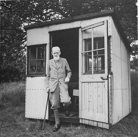 Bernard Shaw 的 writing hut ~01 Bernard Shaw 的 writing hut ~01
