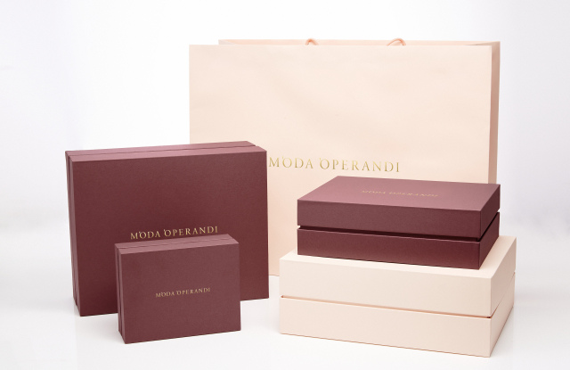 moda-operandi_signature-packaging.jpg