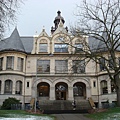 Denny Hall 學校最老的建築