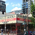 Oregan最大的二手出店-Powell's books