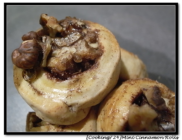 2010_0416_Cinnamon Rolls.jpg