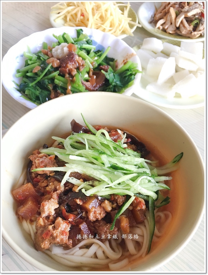 高雄 陳師父川辣麵 捲捲和土豆拿鐵 痞客邦