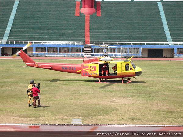 【新營景點】台南也能預見超酷直升機降落~育德工商校園飛機行