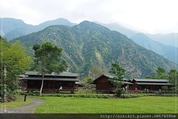 布洛灣山月村