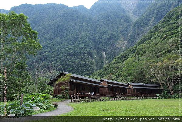 布洛灣山月村