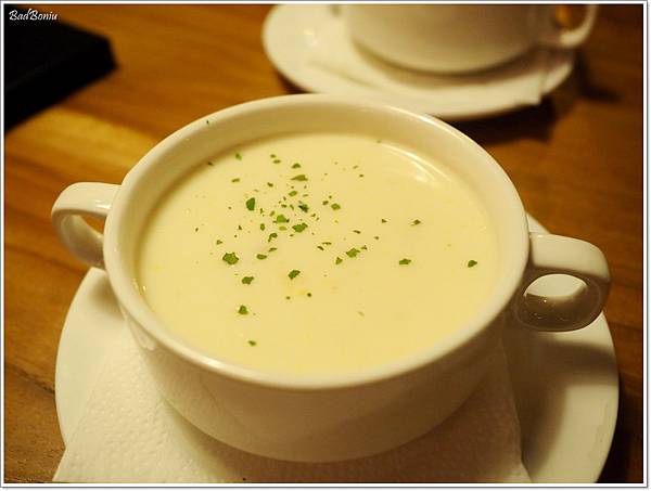 【食】【台中】NINI尼尼義大利餐廳旗艦店台中公益店 ~ 在咖啡廳裡吃PASTA 【食】【台中】NINI尼尼義大利餐廳旗艦店台中公益店 ~ 在咖啡廳裡吃PASTA