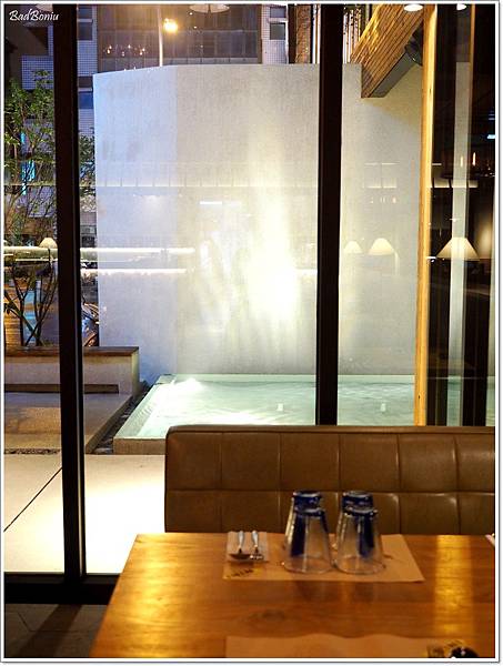 【食】【台中】NINI尼尼義大利餐廳旗艦店台中公益店 ~ 在咖啡廳裡吃PASTA 【食】【台中】NINI尼尼義大利餐廳旗艦店台中公益店 ~ 在咖啡廳裡吃PASTA