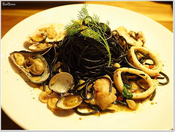 【食】【台中】NINI尼尼義大利餐廳旗艦店台中公益店 ~ 在咖啡廳裡吃PASTA 【食】【台中】NINI尼尼義大利餐廳旗艦店台中公益店 ~ 在咖啡廳裡吃PASTA