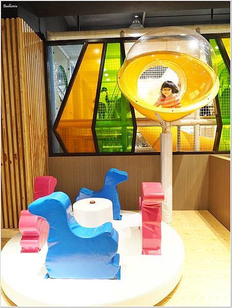 【食】【桃園】夢工場親子主題餐廳.質感佳,還把縮小版愛樂園搬進餐廳裡了! 【食】【桃園】夢工場親子主題餐廳.質感佳,還把縮小版愛樂園搬進餐廳裡了!