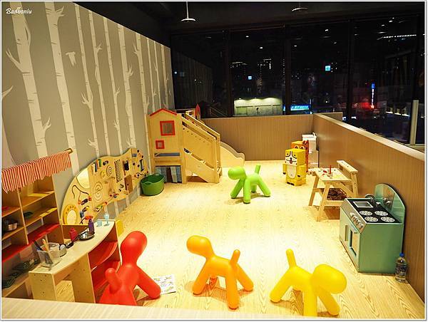 【食】【桃園】夢工場親子主題餐廳.質感佳,還把縮小版愛樂園搬進餐廳裡了! 【食】【桃園】夢工場親子主題餐廳.質感佳,還把縮小版愛樂園搬進餐廳裡了!